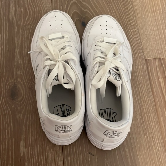 Nike Shoes - Picture 3 of 4